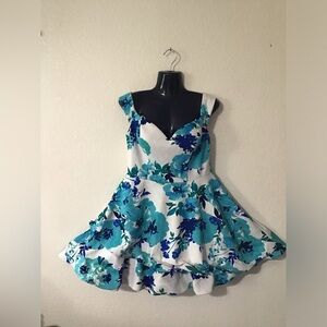 Women’s dress. Size 9/10. B. Darlin. 60s style